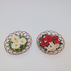 Floral Decorative Wall Plaques Poly resin And Wire